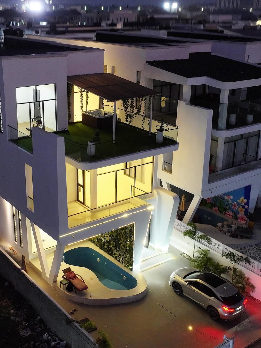 NEWLY BUILT 5BEDROOM FULLY DETACHED DUPLEX FOR SALE PPRICE DMLOCATION Chevron Lagos.Features 1
