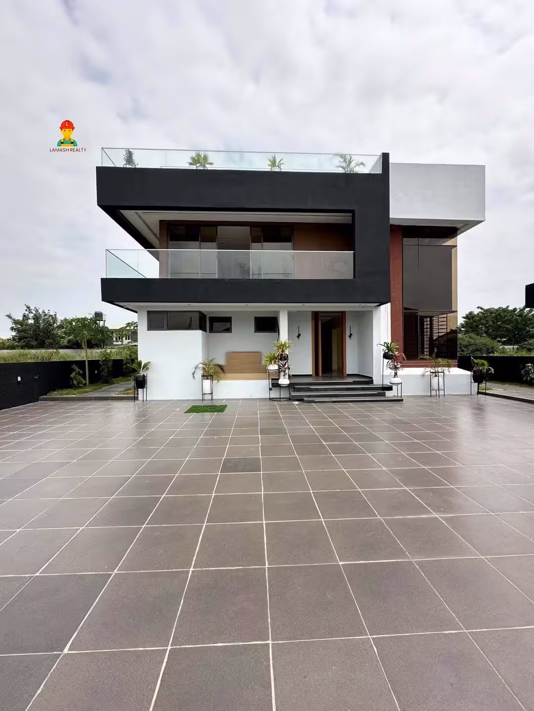 LUXURY 5BEDROOM FULLY DETACHED DUPLEX FOR SALE (1)