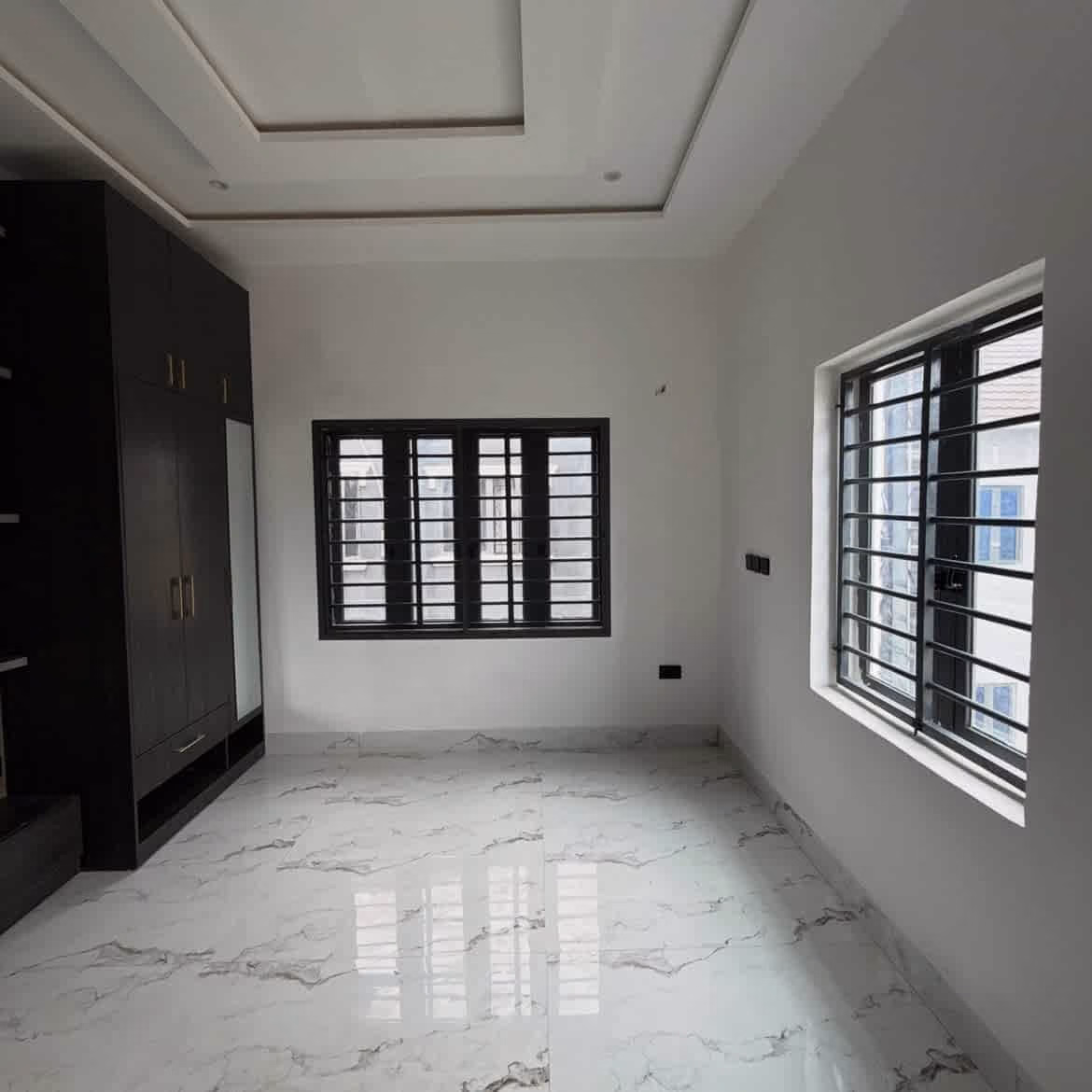 4-Bed Semi-Detached Duplex 4-Bed Semi-Detached Duplex