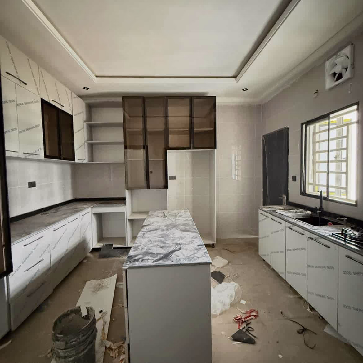 4-Bed Terrace Duplex in Lifecamp: Sophisticated Urban Living