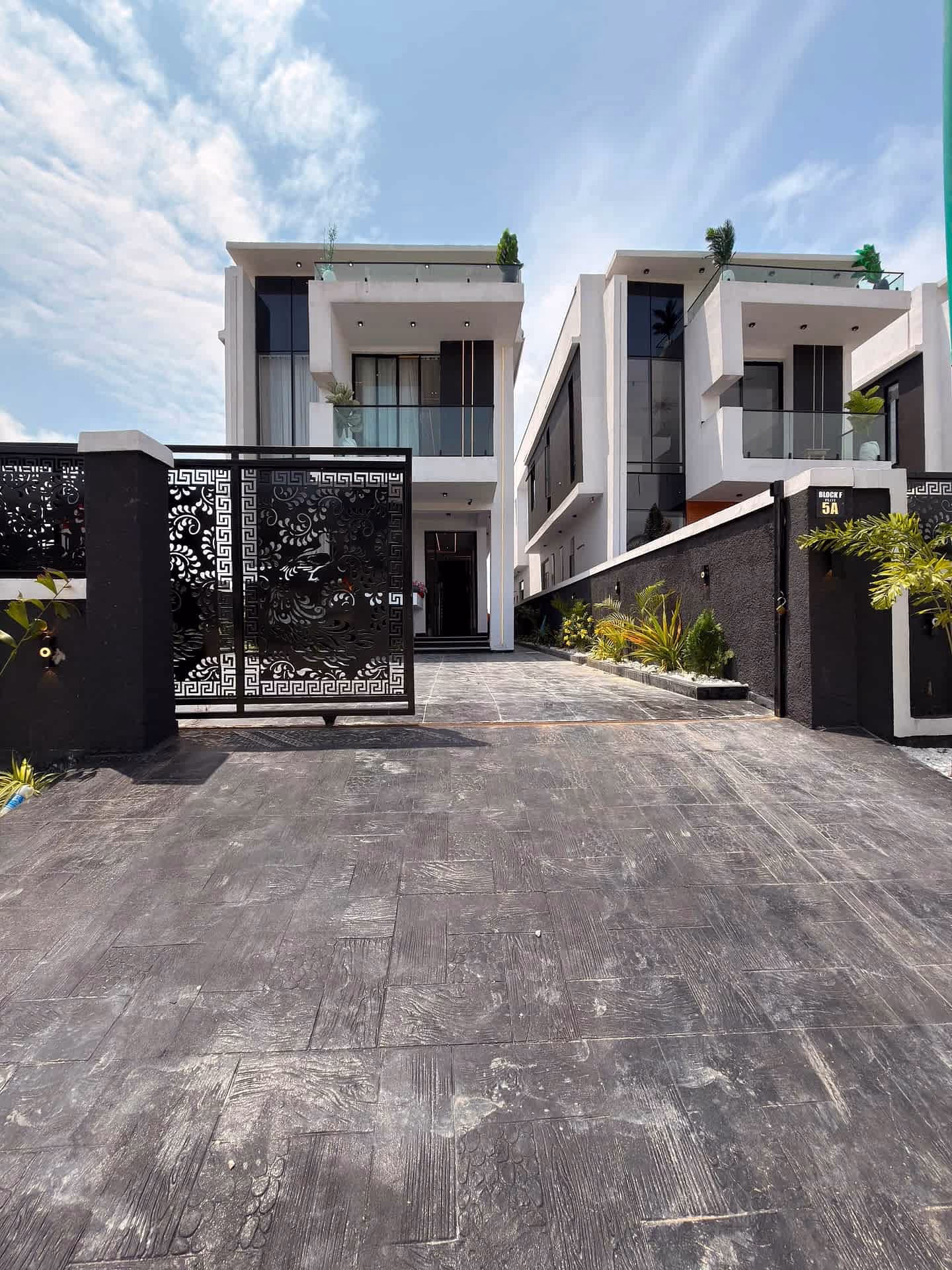 5 Bedroom Fully Detached Duplex in Ologolo Lekki Lagos for Sale