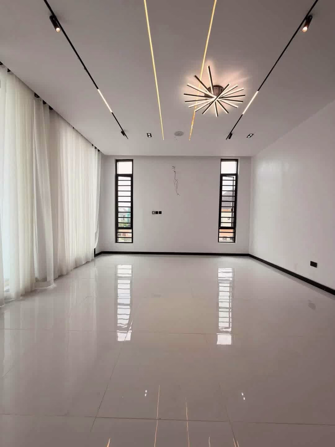 5 Bedroom Fully Detached Duplex in Ologolo Lekki Lagos for Sale