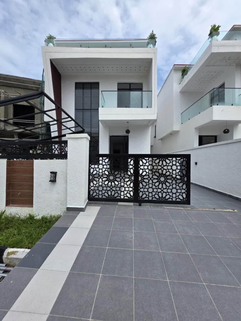 5 Bedroom Fully Detached Duplex in Sangotedo Lagos for Sale