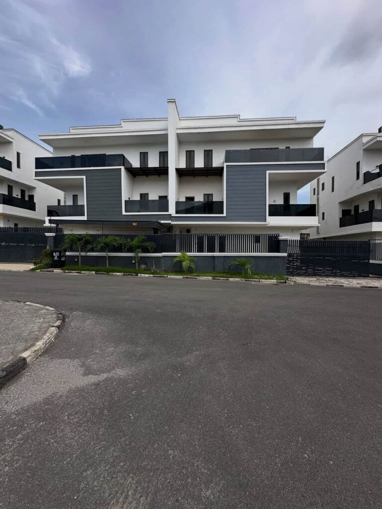4 Bedroom Semi-Detached Duplex in Kukwaba District, Abuja for Sale