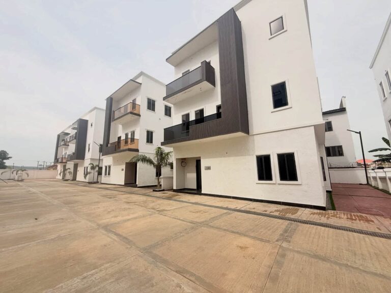 Contemporary 5 Bedroom Fully Detached Duplex in Kado, Abuja for Sale