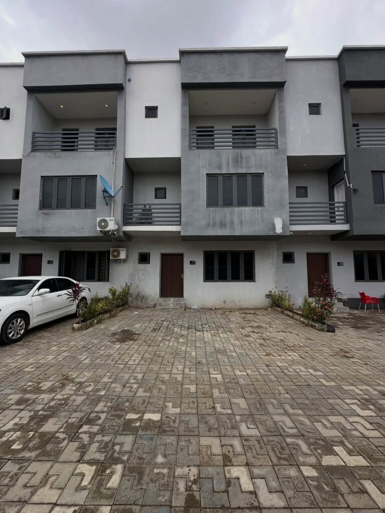 Spacious 4 Bedroom Terrace Duplex with BQ in Kado, Abuja for Sale