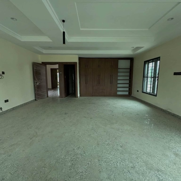 5-Bed Semi-Detached Duplex in Guzape Abuja for Sale