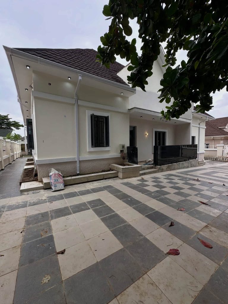 5 Bed Detached Duplex in Osapa Lekki Lagos for Sale
