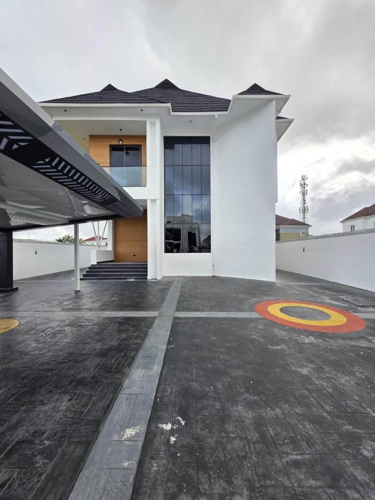 Luxury 4 Bed Duplex with Elevator in Ikoyi Lagos for Sale