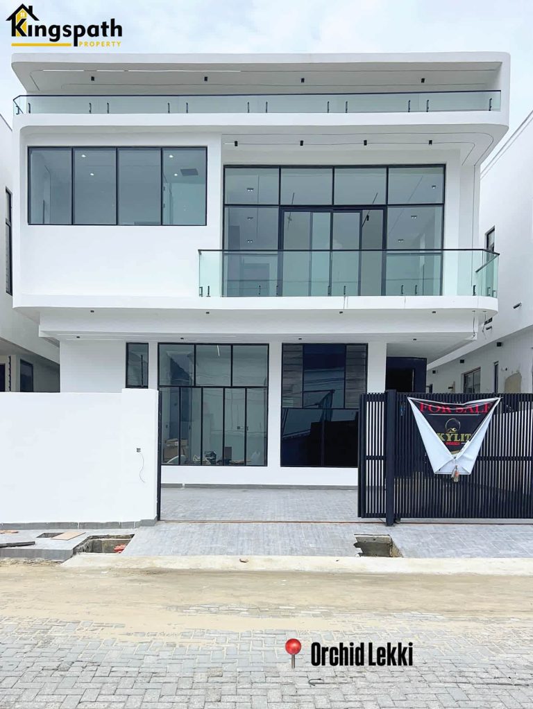 5-Bed Semi-Detached Duplex in Guzape Abuja for Sale