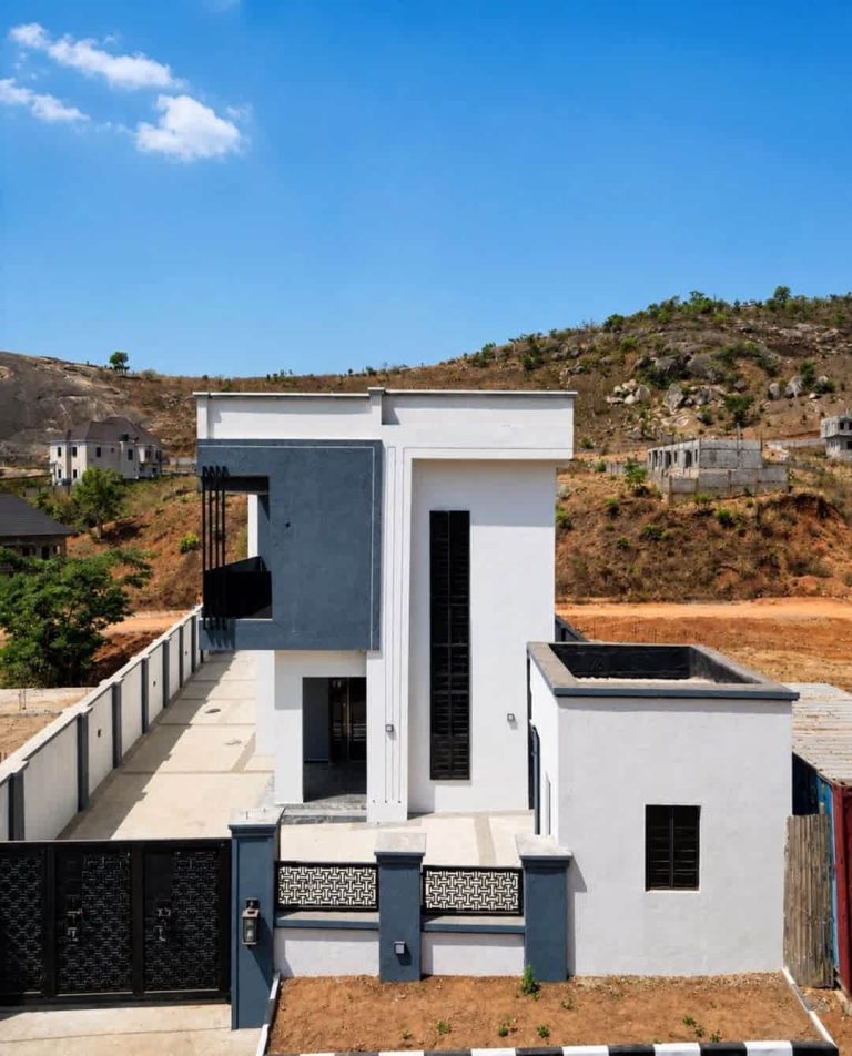 5 Bedroom Fully Detached Duplex in River Park, Lugbe, Abuja for Sale