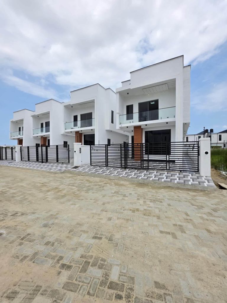 4 Bedroom Terrace Duplex with BQ in Wuye Abuja for Sale