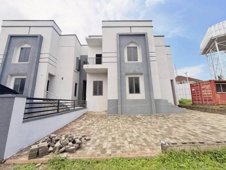 5 Bedroom Fully Detached in Ikota Lekki Lagos for Sale
