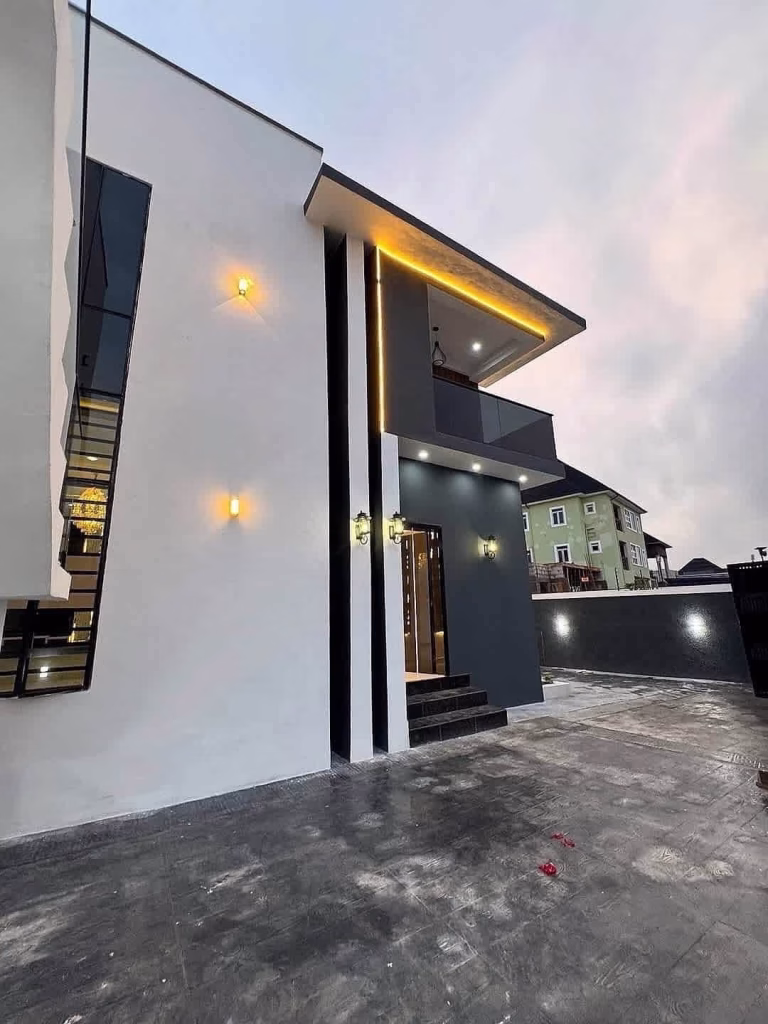 4 Bedroom Semi-Detached Duplex in Kukwaba District, Abuja for Sale