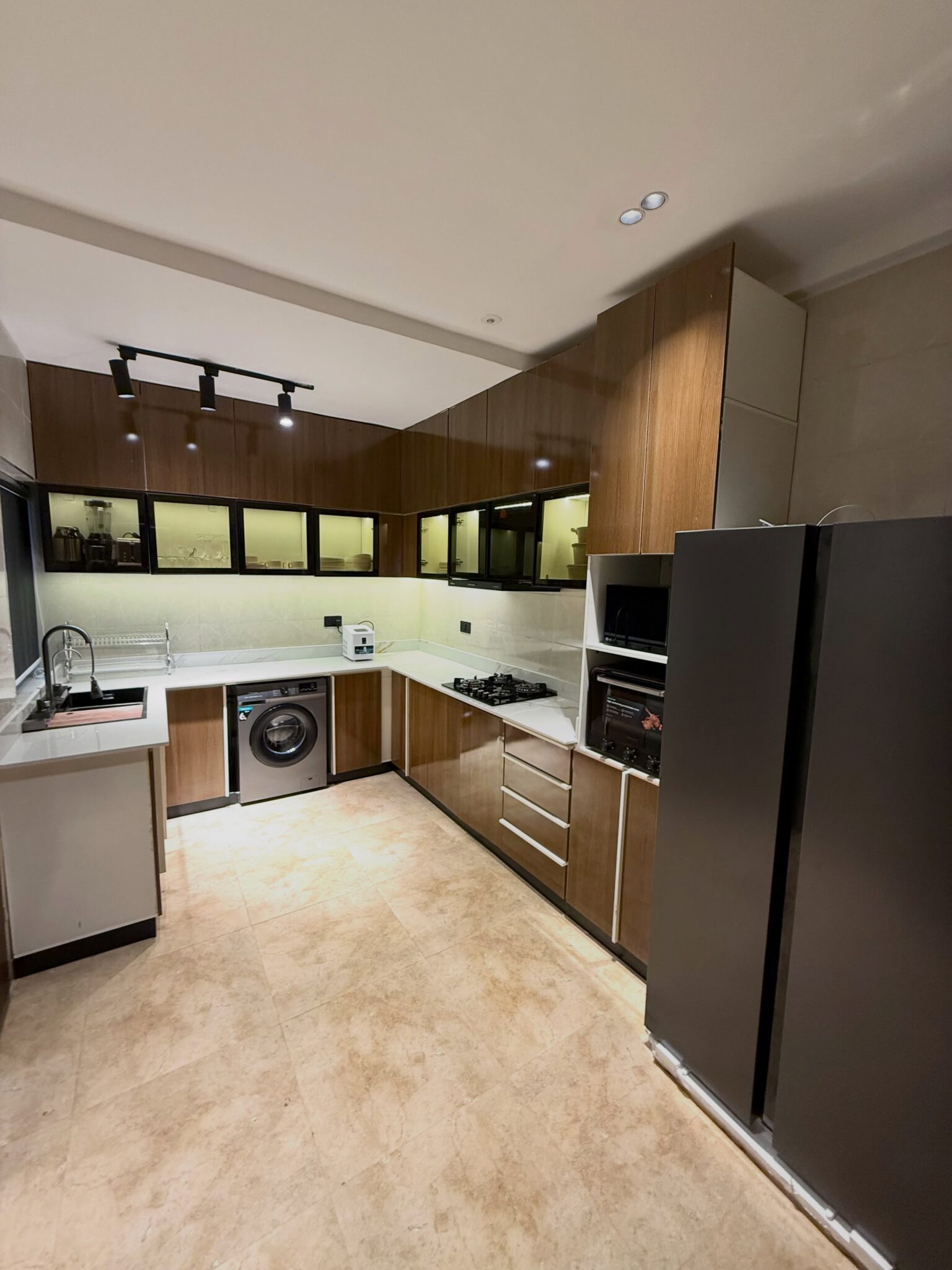 Exquisitely Furnished 2 Bedroom Shortlet in Jahi Abuja