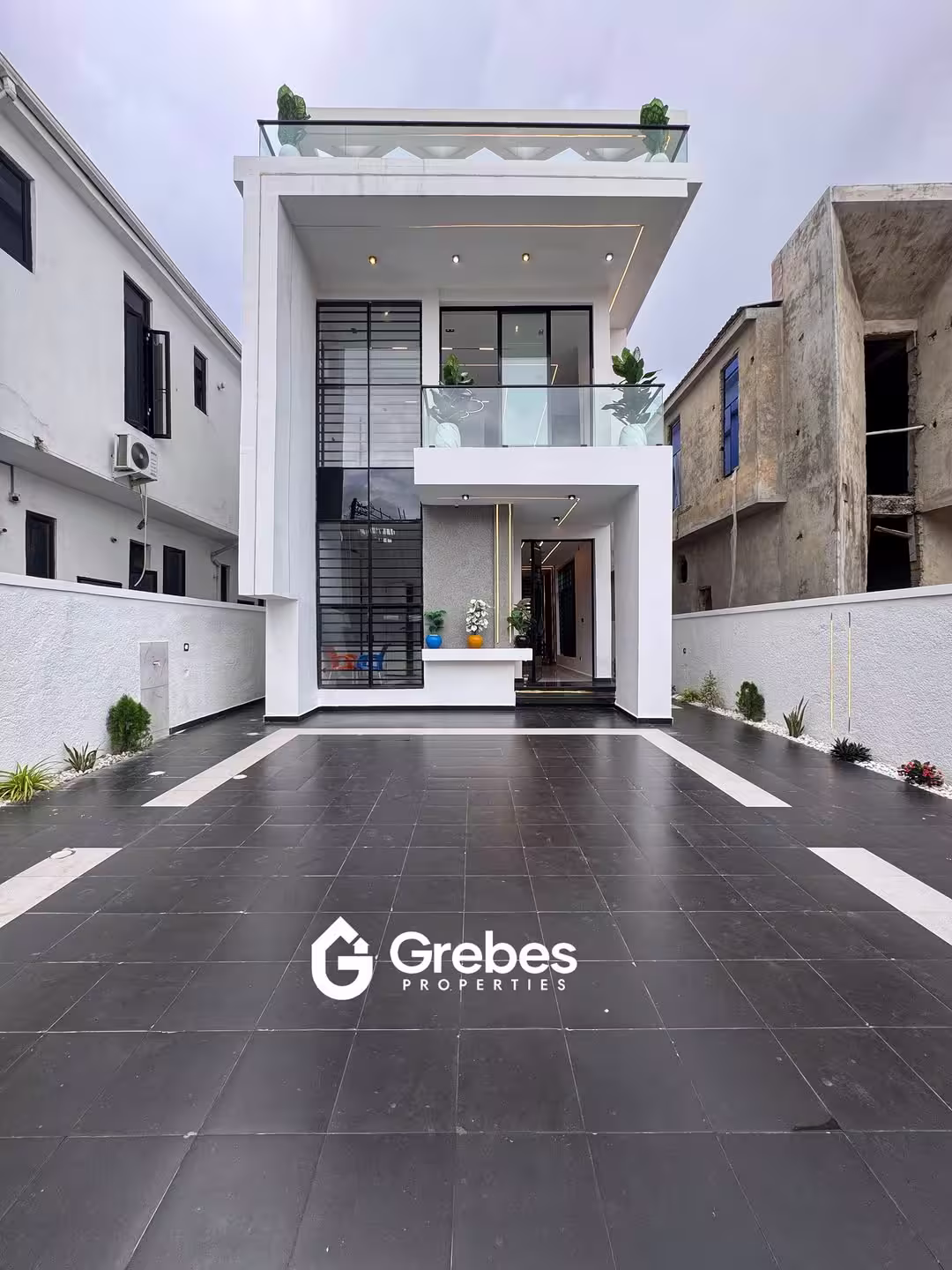 Single Location Luxury 5 Bedroom Detached Duplex in Ikota Lekki for Sale