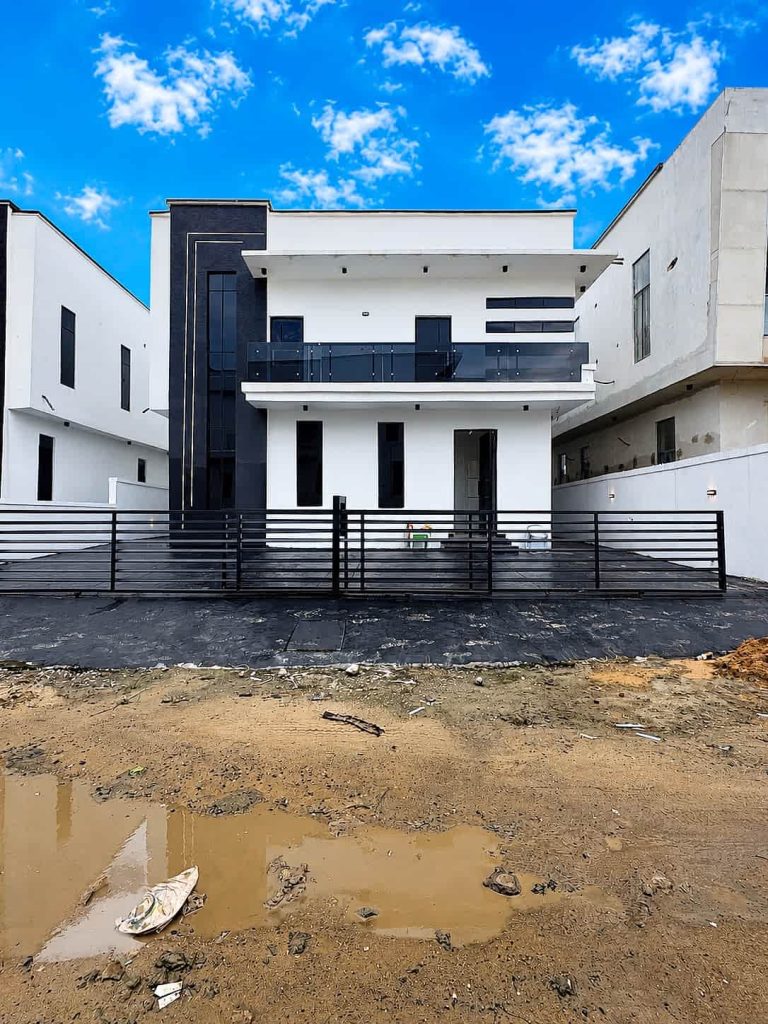 Modern 4 Bedroom Duplex in Eliozu Port Harcourt for Sale