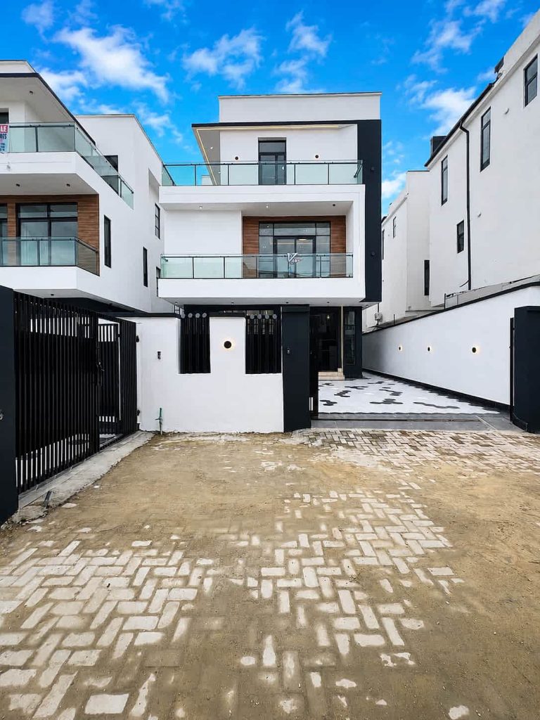 4 Bedroom Detached Duplex with BQ in Kado, Abuja