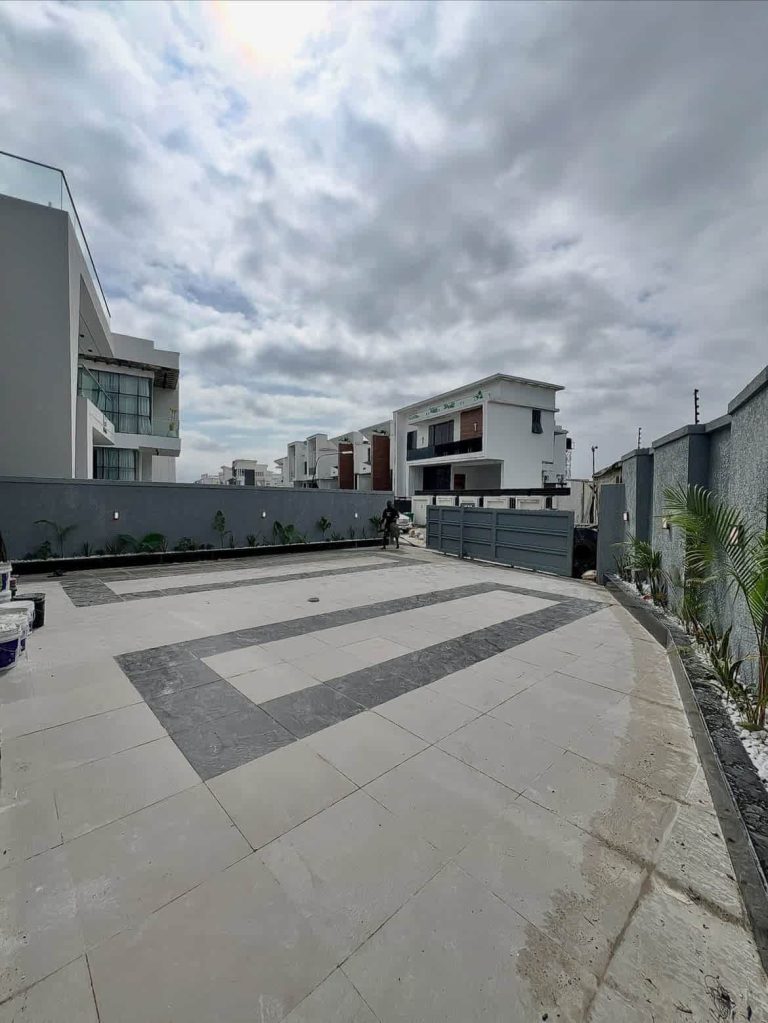 4 Bed Fully Detached Duplex in Idado Lekki Lagos for Sale