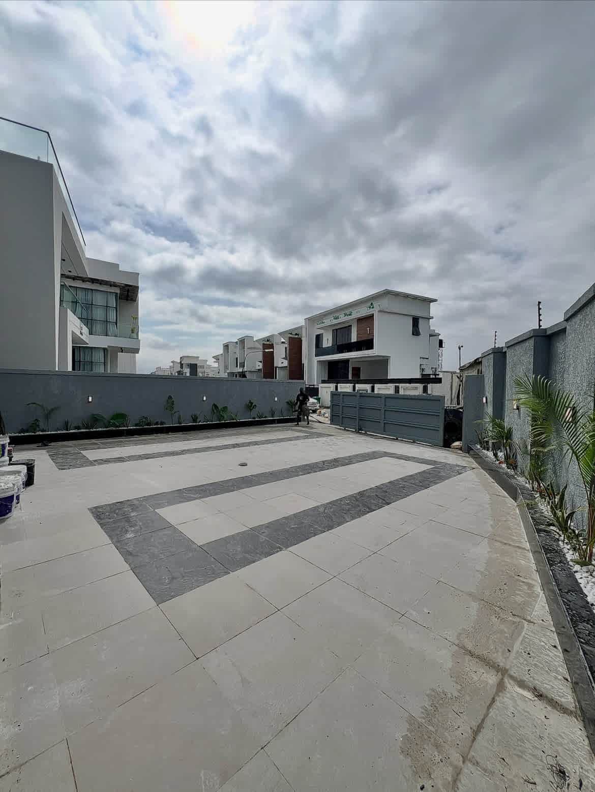 Single Tag Fully Automated 5 Bedroom Detached Home with Pool & Cinema in Chevron, Lekki