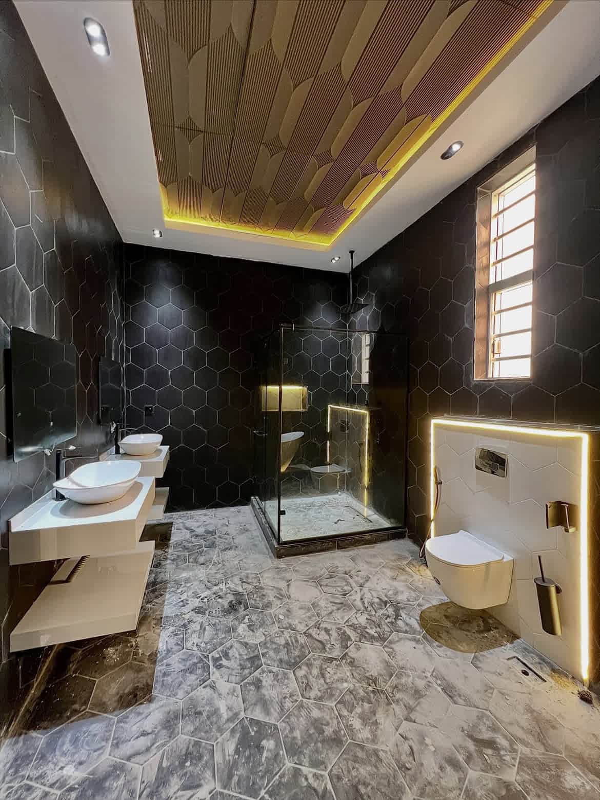 Single Tag Fully Automated 5 Bedroom Detached Home with Pool & Cinema in Chevron, Lekki