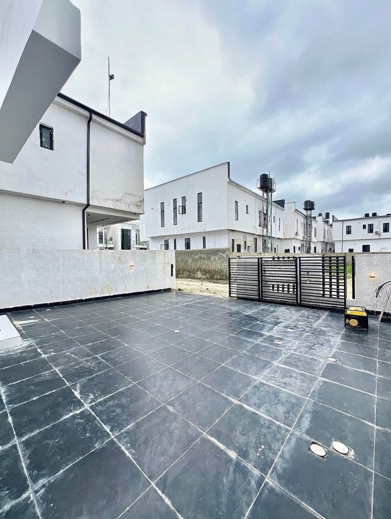 4 Bedroom Terrace Duplex in Lifecamp Abuja for Sale