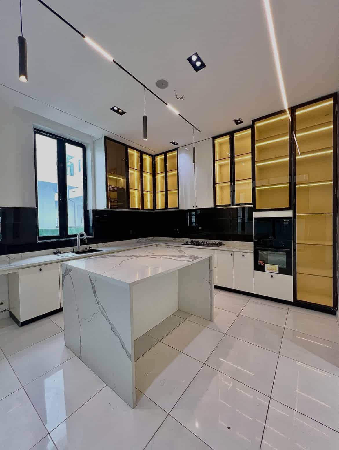 Single Tag modern 5 bedroom fully detached home with pool & dual kitchens in ajah, lagos