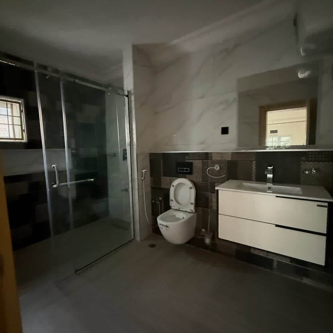 Single Tag luxury 6 bedroom fully detached duplex with glass house gazebo in galadimawa, abuja