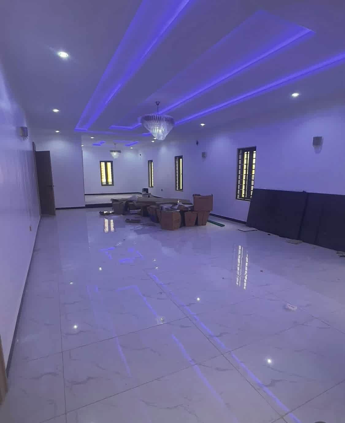5 bedroom residence with pool & solar inverter in galadimawa, abuja