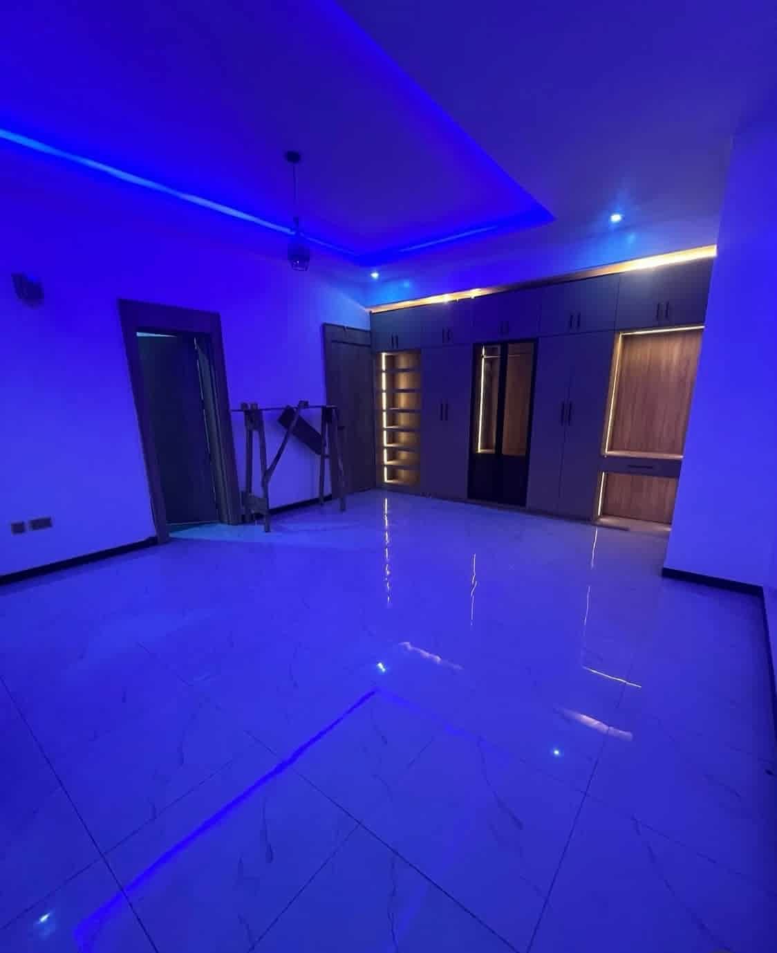 5 bedroom residence with pool & solar inverter in galadimawa, abuja