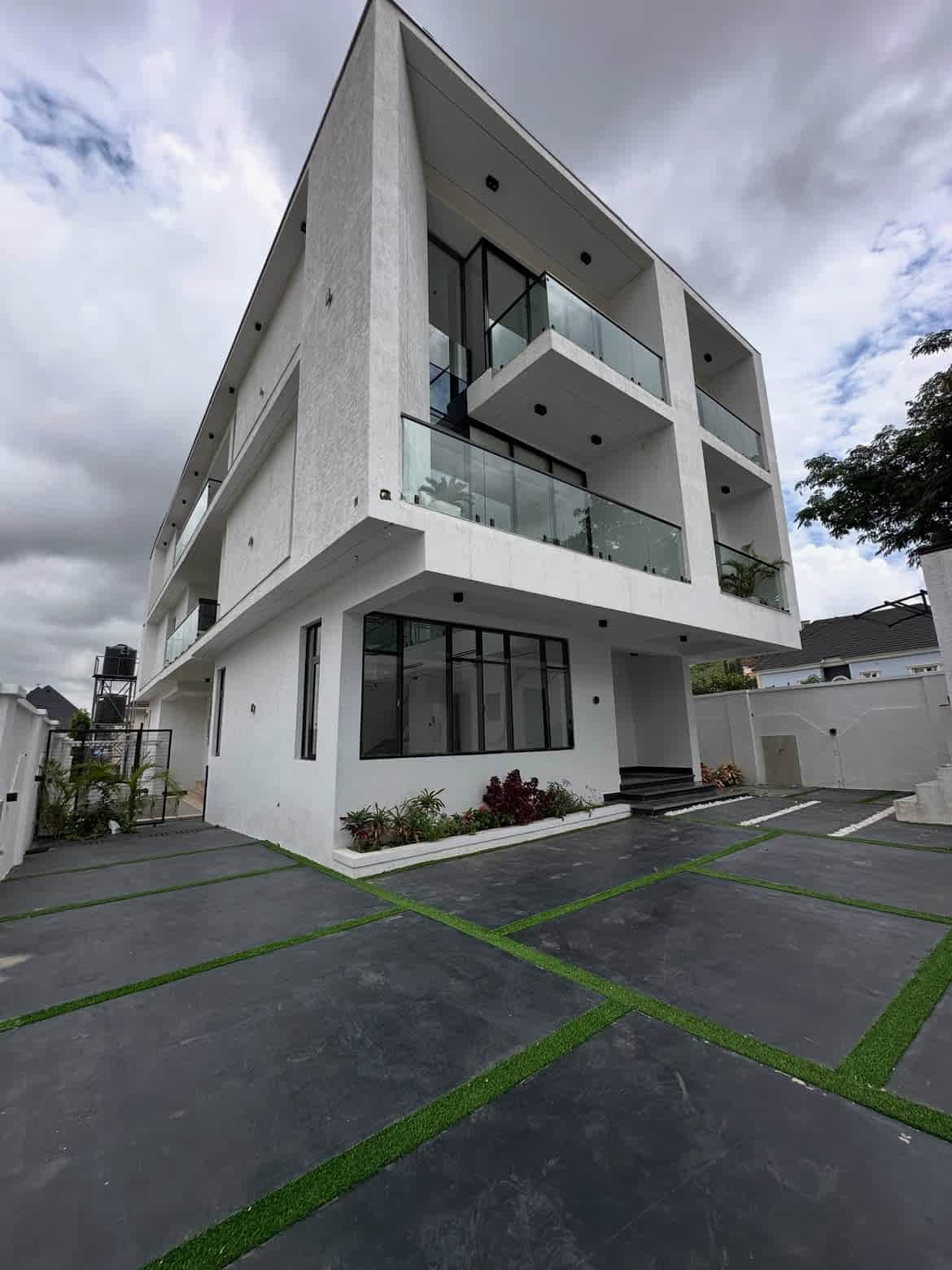 price slashed: 3 bedroom detached bungalow with home office in rumuekini, port harcourt