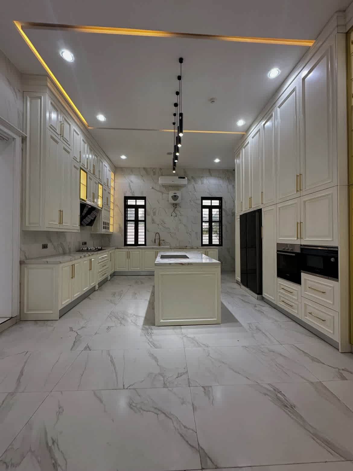 ultra luxury 9 bedroom fully detached mansion in guzape, abuja